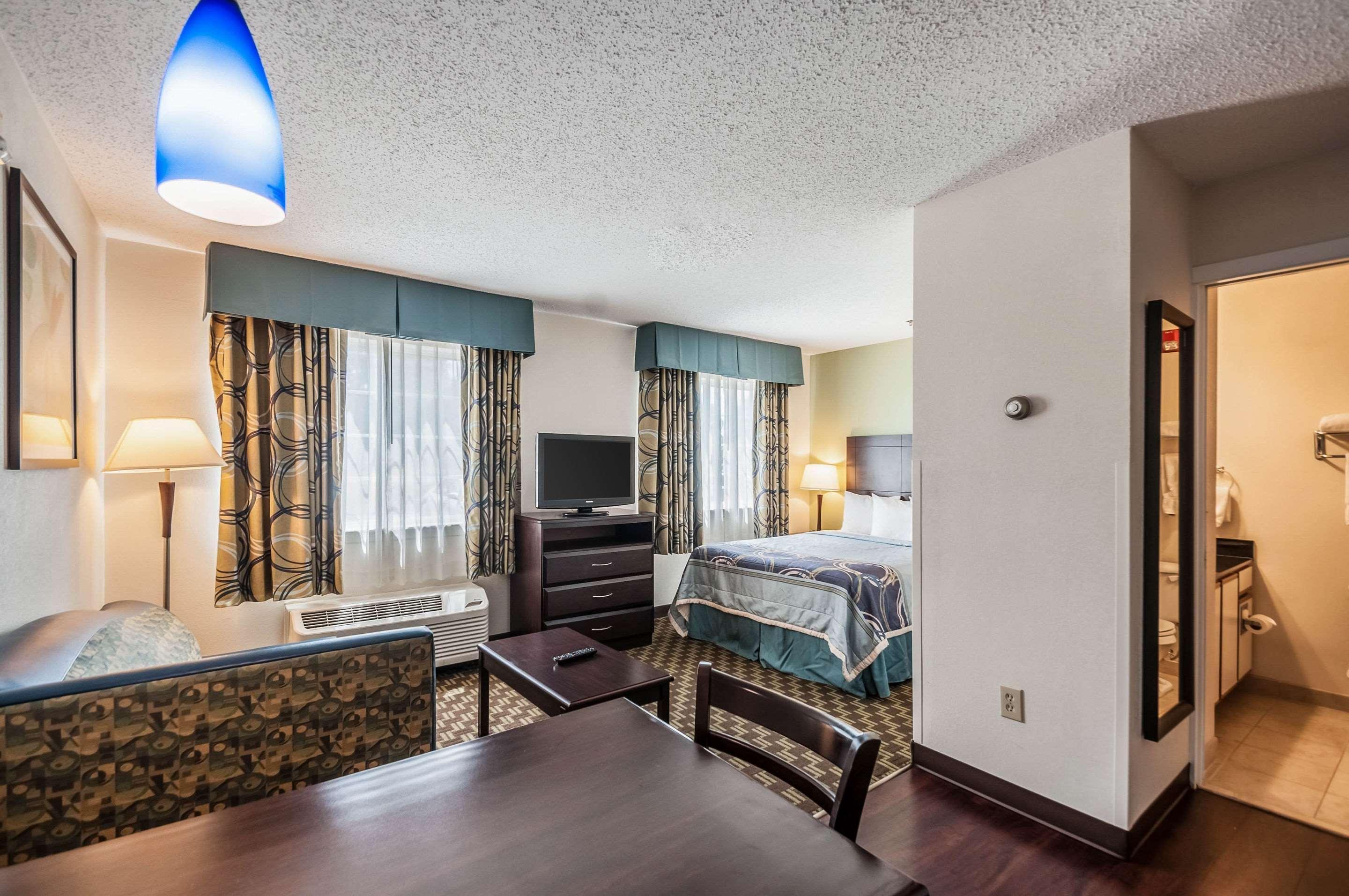 Mainstay Hotel 2*